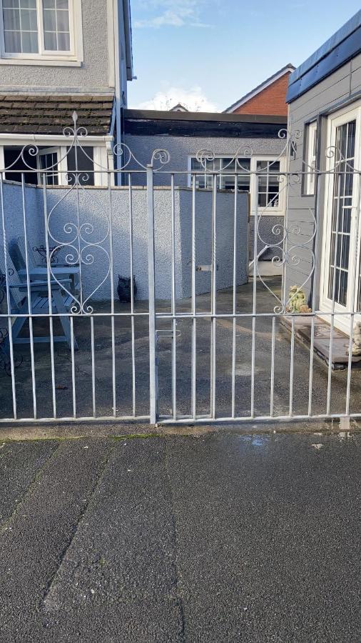 Roblins Nest Apartment Ammanford Exterior foto